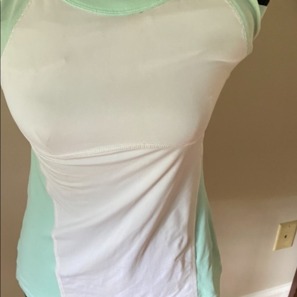 Lululemon active top - Picture 3 of 9